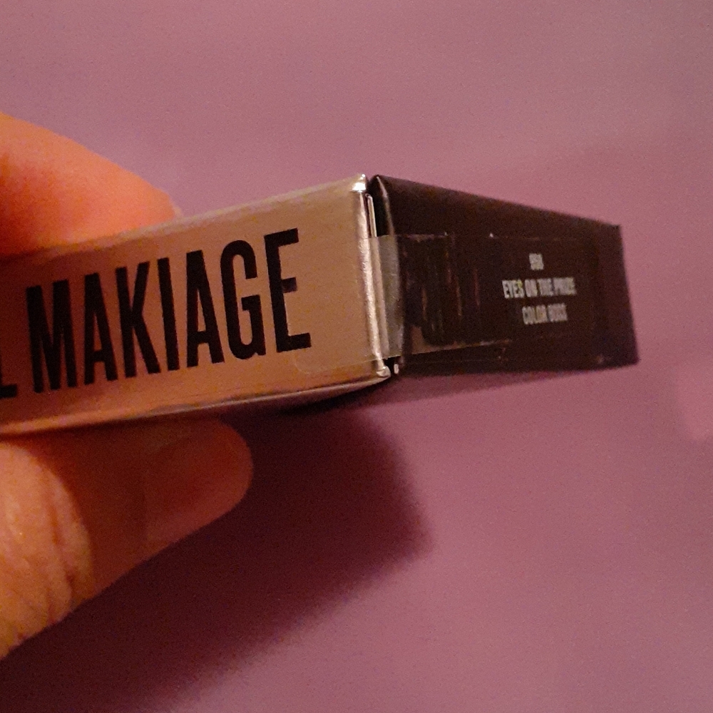 Eyeshadow - Picture 3 of 4